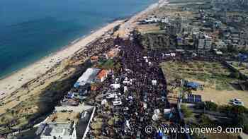 Israel blocks thousands of Palestinians from returning to northern Gaza over ceasefire dispute
