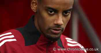 Newcastle United stance on Alexander Isak contract as Sweden star's substitution explained