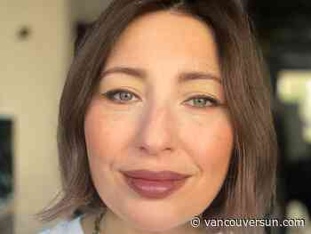 Get the look: Mocha mousse sophistication in 2 easy steps