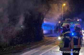 FW-AUR: Müllbehälter in Flammen