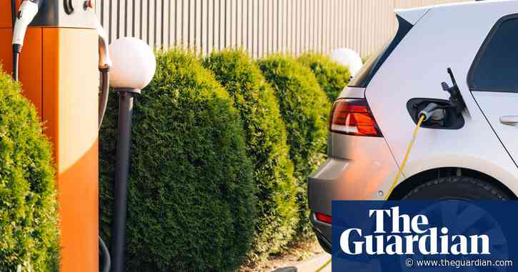Electric cars in UK last as long as petrol and diesel vehicles, study finds