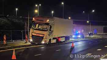 Vrachtwagen heeft zichzelf klemgereden op de Brailleweg