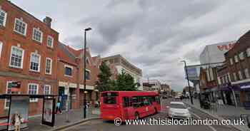 Two men left injured after ‘XL Bully attack’ at shop in Eltham