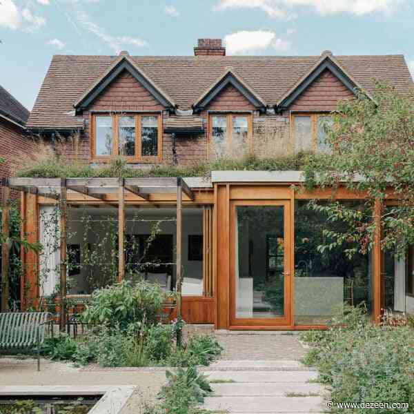 ROAR Architects adds oak-framed extension to heritage-listed London home
