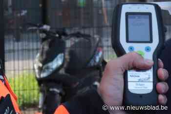 Vrouw die dronken met tienjarige dochter in auto reed op medisch onderzoek gestuurd