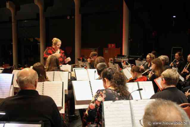 Amicato zet concert in teken van dirigente Leen Dubois