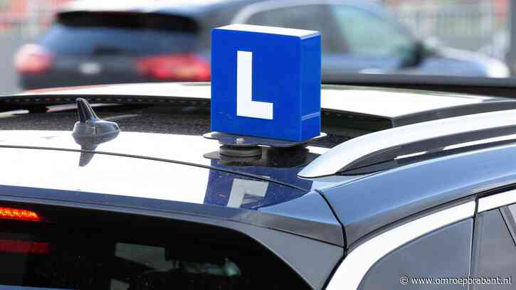 Rij-instructeur in hoger beroep vrijgesproken van seks met leerlinge (17)