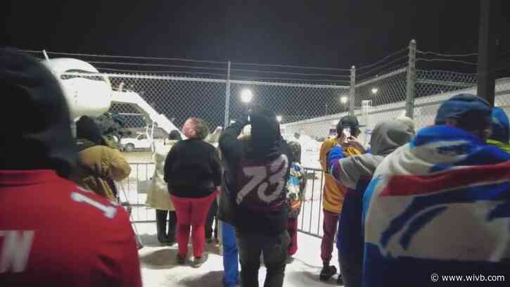 Bills fans welcome team back home from Kansas City after loss