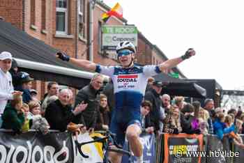 Riemstse wielerprof arriveert uren later in Saoedi-Arabië door Italiaanse president: “Gelukkig had ik mijn studieboeken bij”