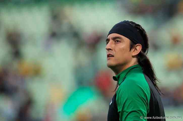 Carlos Acevedo, un mal momento y una inminente salida de Santos Laguna