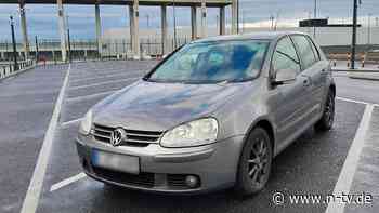 Polizei sucht Fahrzeughalter: Dauerparker am Flughafen BER drohen 200.000 Euro Gebühr