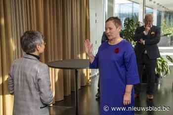 Burgemeester Greet De bruyn legt eed af bij gourneur Cathy Berx: “Toch wel speciaal”