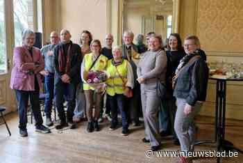 Fietsbieb krijgt Groene Sjaal uitgereikt