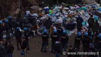 Sgombero via Raffaele Costi: allontanate nove persone. Il palazzo era occupato dal 2011 (Video)