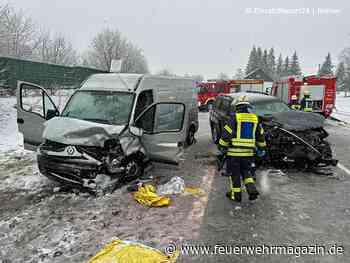 Feuerwehr auf Anfahrt zu VU behindert