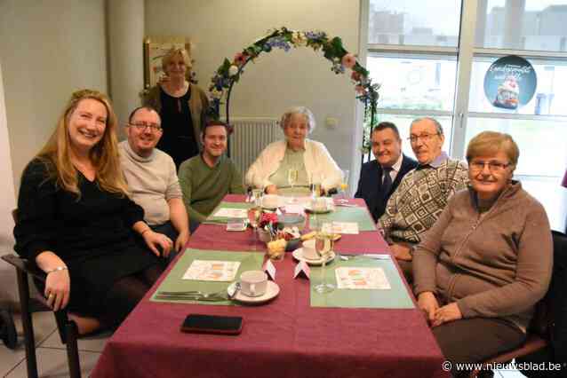 Margareta blaast 101 kaarsjes uit