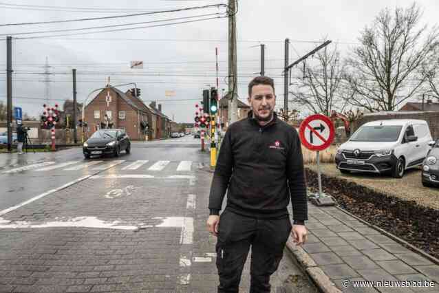 Meer dan vijfhonderd handtekeningen voor petitie zaakvoerder tankstation: “We zijn bezorgd en vrezen dat de overweg afgesloten blijft”