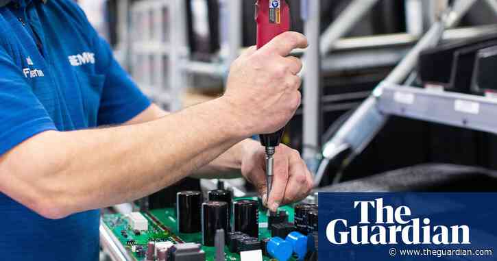 AI-based automation of jobs could increase inequality in UK, report says