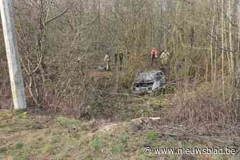 Nederlander probeert tijdens vlucht van politie Porsche te stelen in Houthalen nadat eigen auto in vlammen was opgegaan
