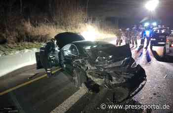 FW Burscheid: Stau sorgt für Verzögerung bei schweren Verkehrsunfall