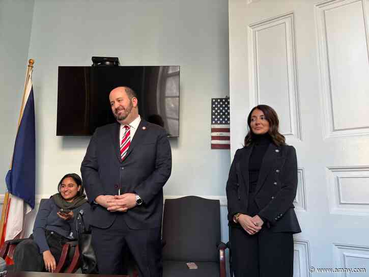 Carr elected NYC Council minority leader by half of Republican caucus as other half contests the vote