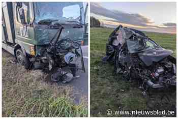 Wat een engelbewaarder: Zeventiger overleeft zware frontale botsing met vrachtwagen