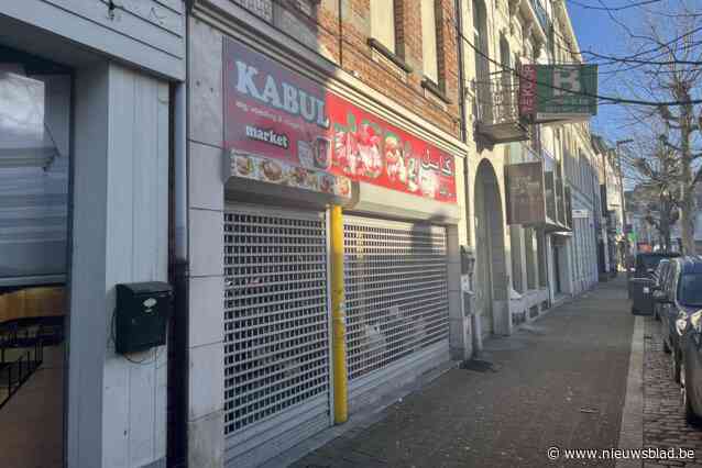 Asielzoeker (23) riskeert 40 maanden cel voor steekpartij in supermarkt: “Hij riep dat hij het slachtoffer ging vermoorden”