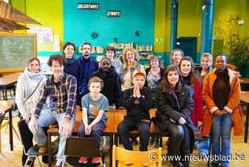 Ouders en schoolteam boos omdat school naar andere kant van stad moet verhuizen: “We begrijpen niet waarom, ze hebben nooit onze input gevraagd”