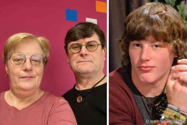 Katrien (60) en Frank (61) verkopen na verlies van zoon Niels (27) chocopotten voor goed doel: “We moesten iets doen, anders liepen we de muren op”