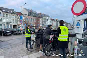 Jong N-VA Lier-Koningshooikt deelt 750 fietslichtjes uit: “Bouwen aan bewustwording”