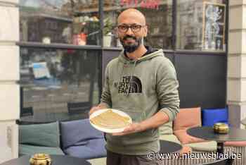 Arjun (45) serveert pannenkoeken volgens eigen recept in zijn nieuwe aperobar: “We maken ze voor je neus”