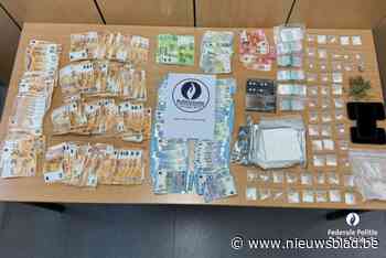 Politie vindt grote hoeveelheid drugs en geld bij huiszoeking