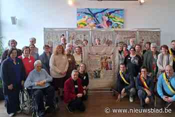 Leden van Franse borduurschool ‘breien’ extra tafereel aan vermaard tapijt: “Twintig enthousiastelingen werkten er 1.720 uur aan”