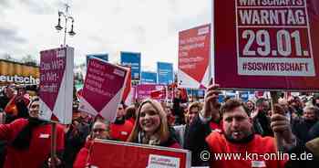 Wirtschaftswarntag 2025: Arbeitgeber demonstrieren, Buh-Rufe für Habeck