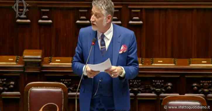 Gaffe del ministro della Cultura Giuli alla Camera: Spoleto diventa “provincia”