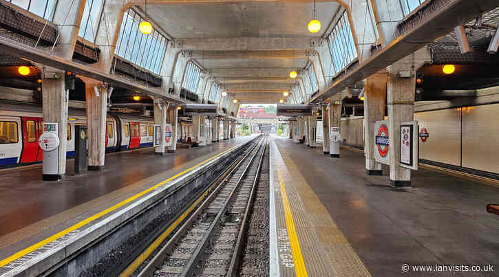 London Underground restores Piccadilly line services to Uxbridge