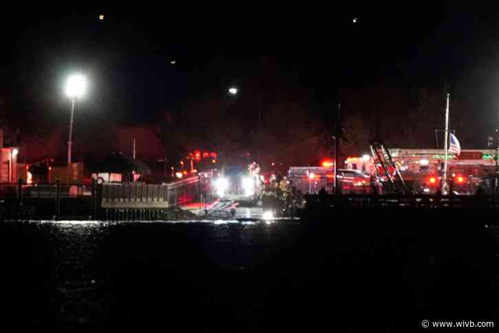 Passenger jet collides with helicopter while landing at Reagan Washington National Airport, FAA says