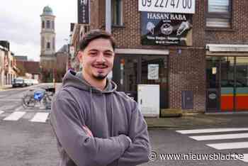 Basiri (25) uit Big Brother wekt populaire pitabar van zijn ouders weer tot leven: “Bij de eerste hap kwam mijn kindertijd naar boven”