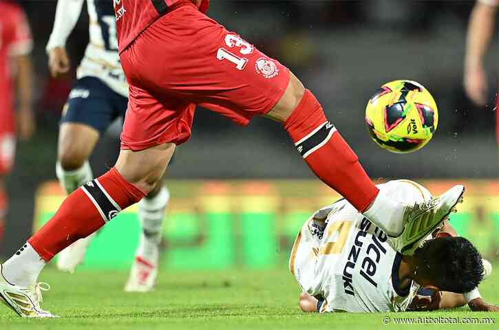 ¿La polémica de la jornada? Árbitro ignoró un penal en los minutos finales de Pumas vs Toluca 