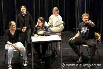 ‘Wieg op Drijfzand’ is eerste productie van nieuw gezelschap: “We brengen theater met een missie”