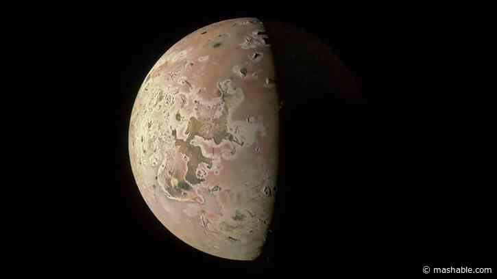 NASA spacecraft flew by distant world. It saw unprecedented volcanism.