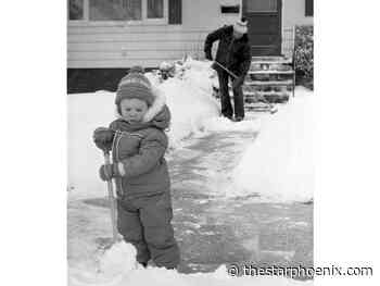 Early start to snow clearing in Saskatoon in 1986