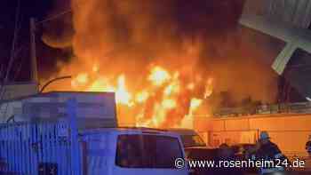 Großbrand bei München: Spektakuläre Aufnahmen und 150.000 Euro Schaden