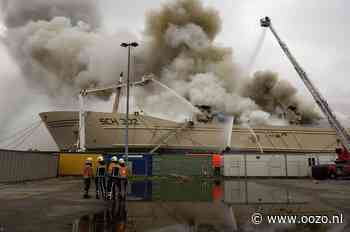 Zeer grote brand op de hektrawler Willem van der Zwan in Velsen