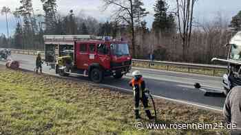 B12 nach Unfall zwischen Reichertsheim und Rattenkirchen gesperrt: Mehrere Verletzte