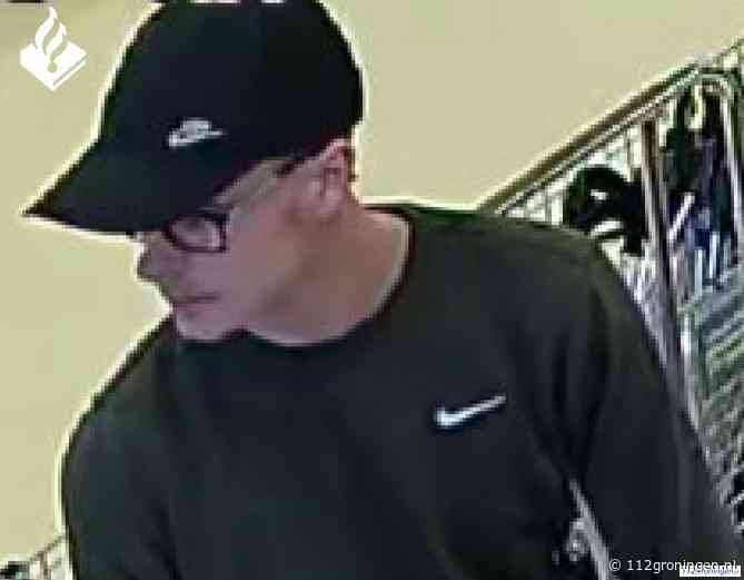 De politie is op zoek naar deze verdachte man i.v.m. inbraak(Goudroof) Assen (Video)