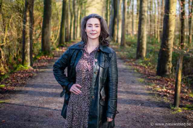 “Het nut hiervan wordt écht onderschat”: Amber (32) is ceremoniemeester op scheidingsfeesten