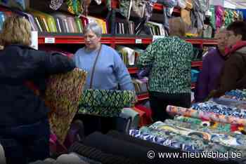 Bijzonder druk op eerste dag van De Stoffenkoning in Putte-Kapellen: “Een gat in de markt”