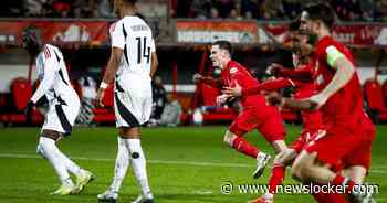 Grolsch Veste ontploft! FC Twente op de valreep door naar tussenronde na zege op Besiktas