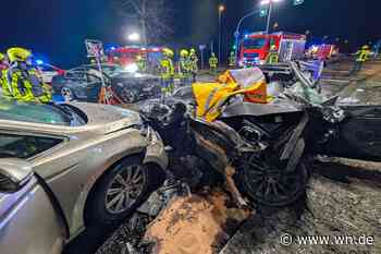 Pkw kollidiert mit Gegenverkehr – mehrere Verletzte